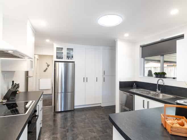 5A Fremont Grove, Totara Park