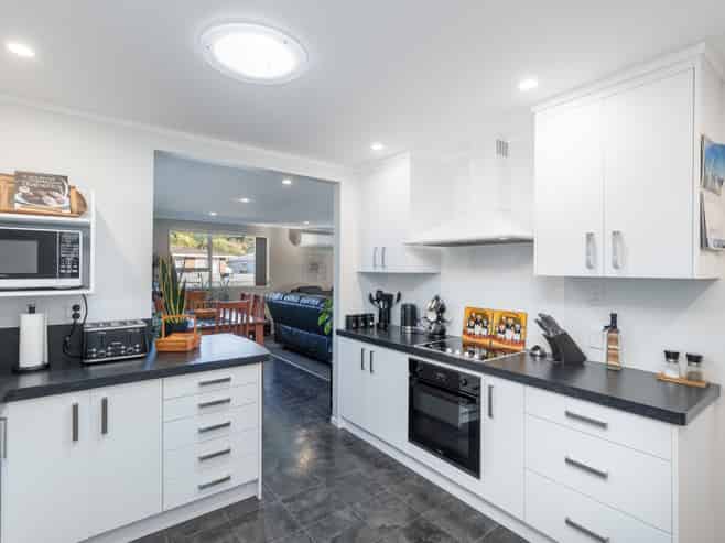 5A Fremont Grove, Totara Park