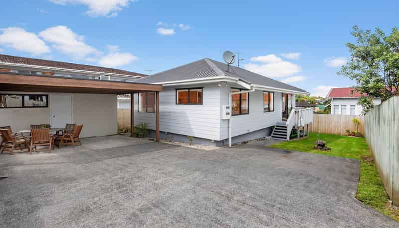 2A May Road, Mount Roskill