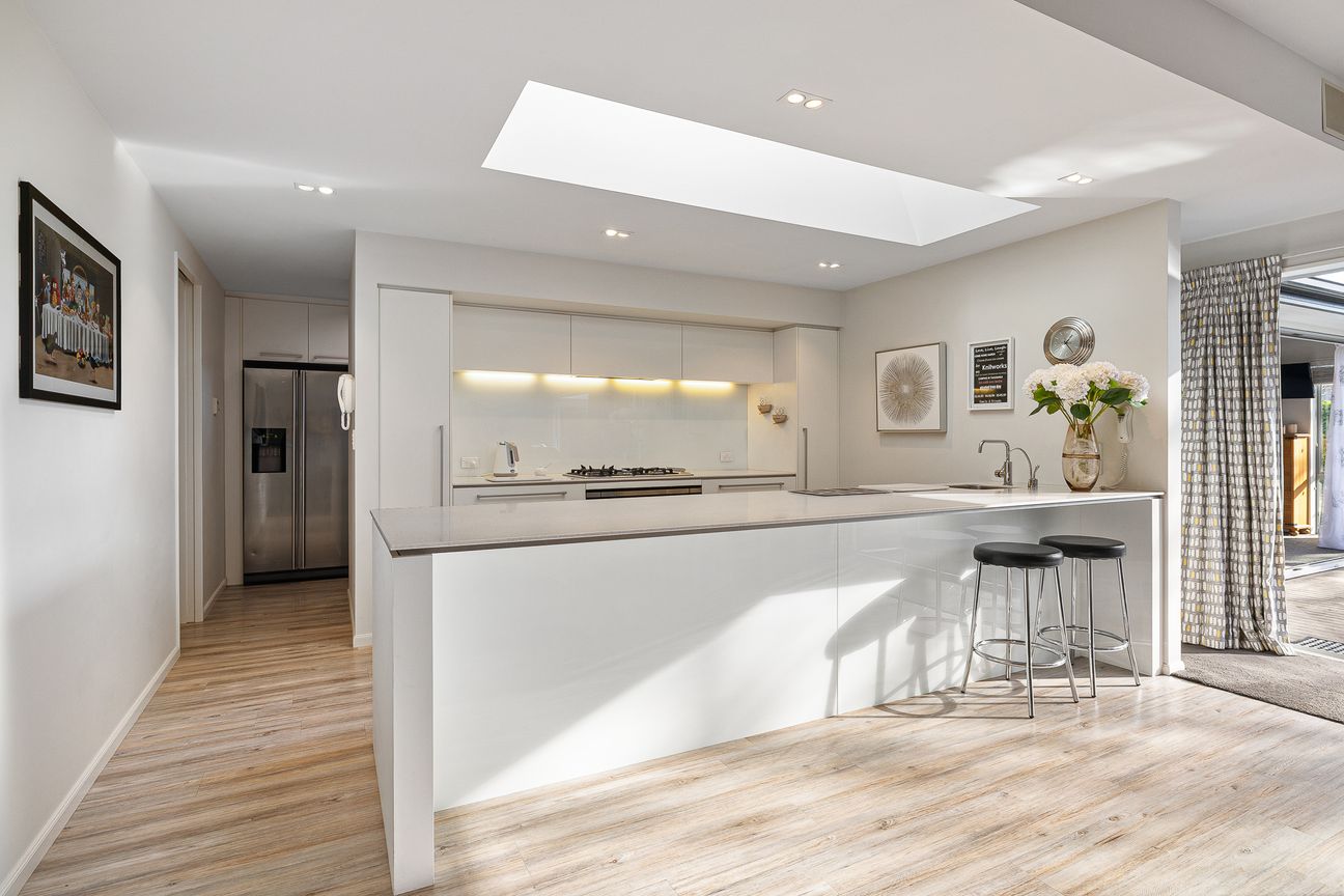 Single Level, Oversized Stunner! - Ansicht 4