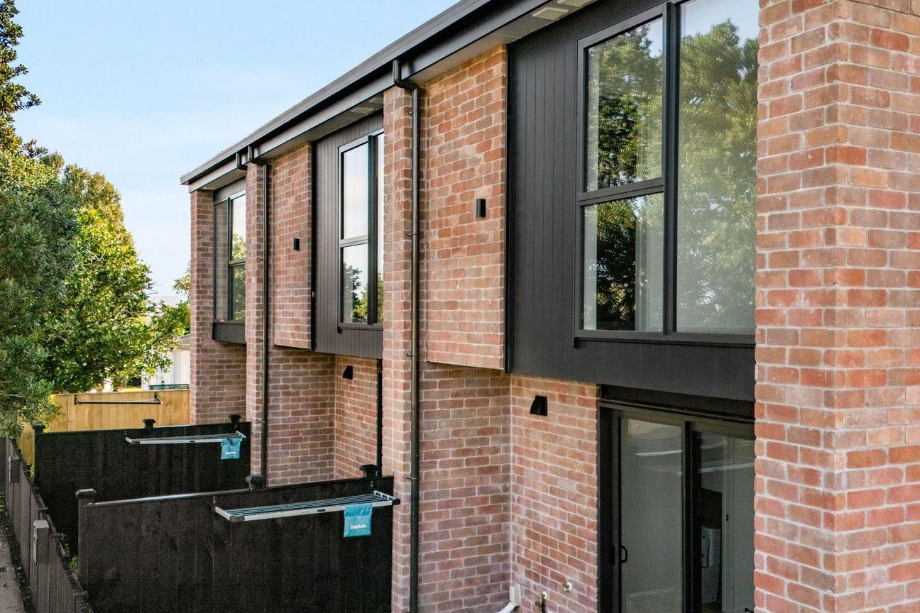 Contemporary Living with Premium Finishes - View 5