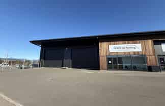 Warehouse, Office & Yard on Lower Queen Street