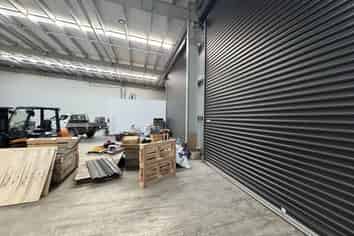 Warehouse, Office & Yard on Lower Queen Street