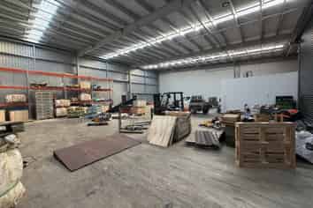 Warehouse, Office & Yard on Lower Queen Street