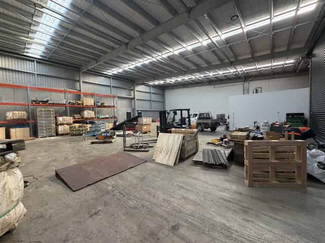 Warehouse, Office & Yard on Lower Queen Street