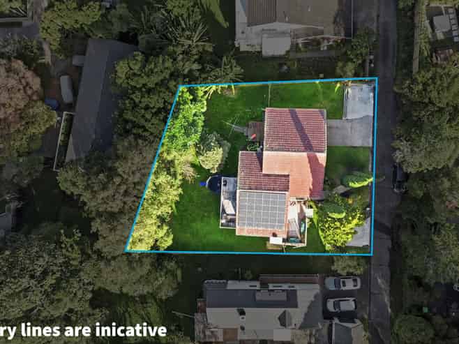 142 Weatherly Road, Torbay