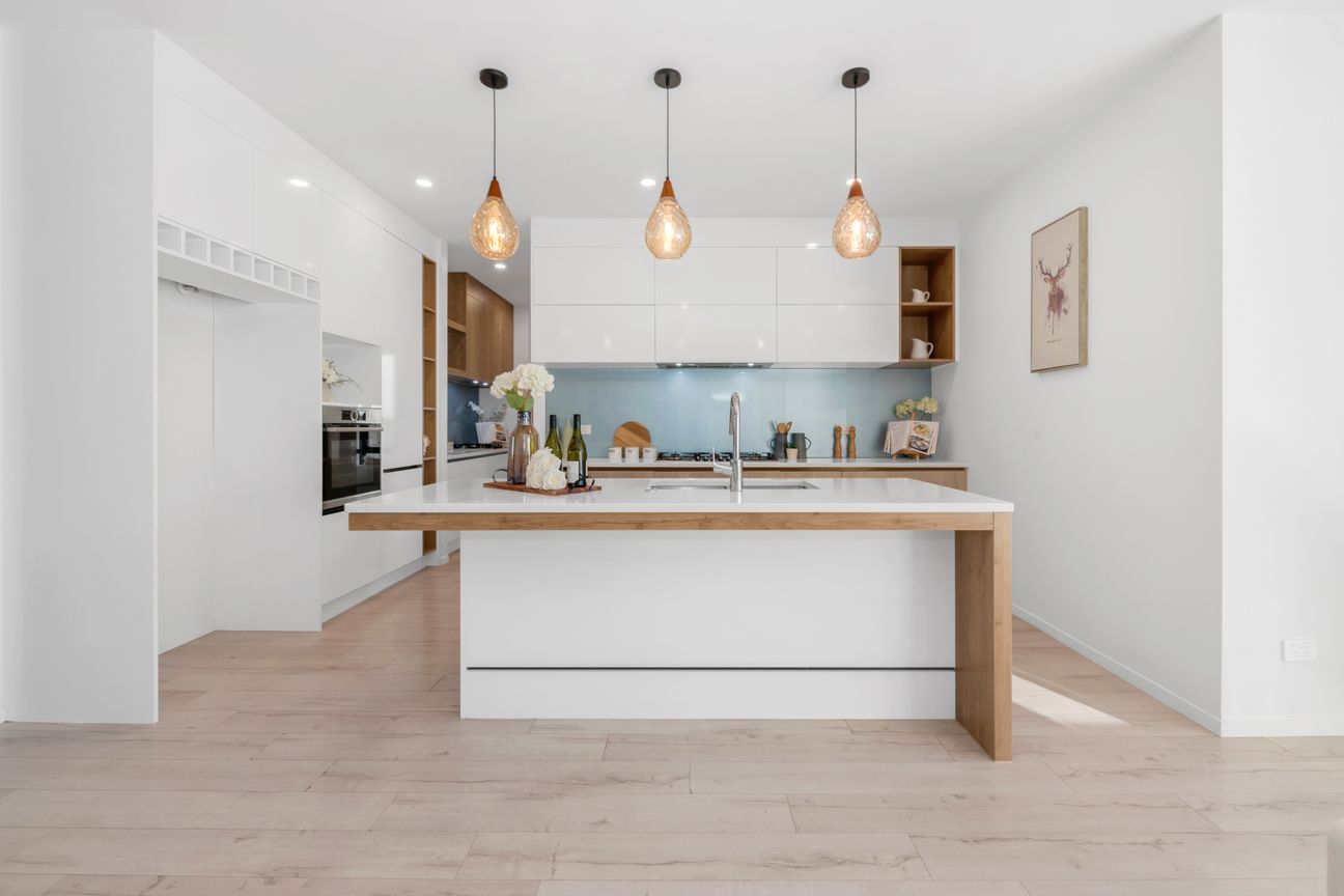 Spacious Dual-Living Masterpiece in MissionHeights - Meer
