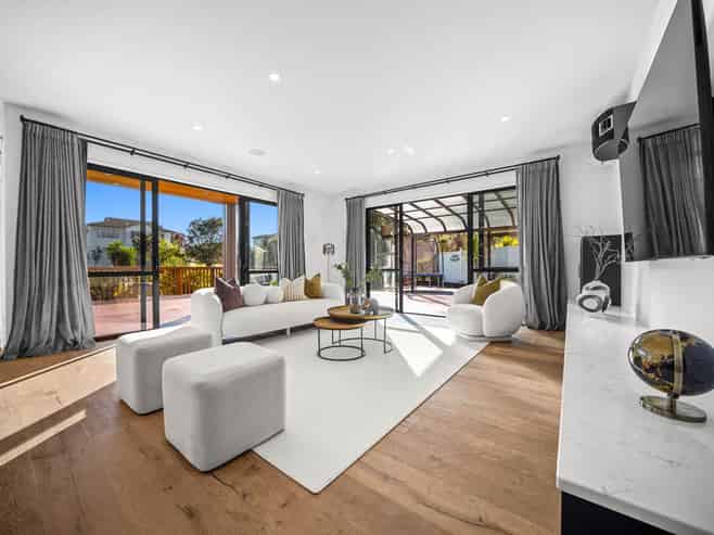 9 Wyon Way, Flat Bush