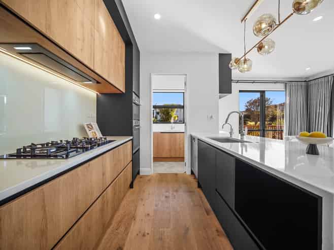 9 Wyon Way, Flat Bush