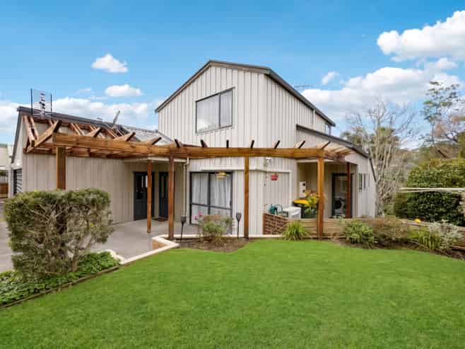 10B Elliston Crescent, Stanmore Bay