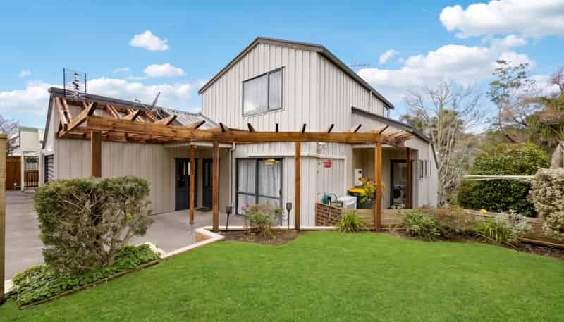 10B Elliston Crescent, Stanmore Bay