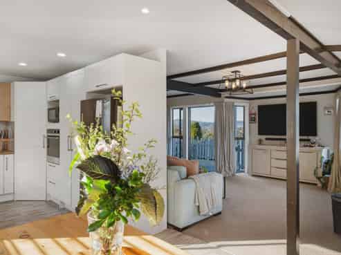 17 Mountain Road, Western Heights