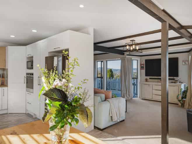 17 Mountain Road, Western Heights
