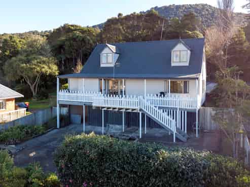 17 Mountain Road, Western Heights
