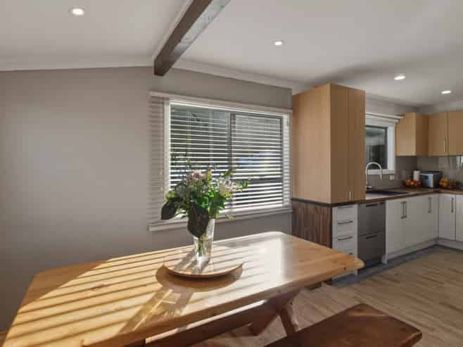 17 Mountain Road, Western Heights