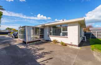 2/12 Bayswater Crescent, Bromley