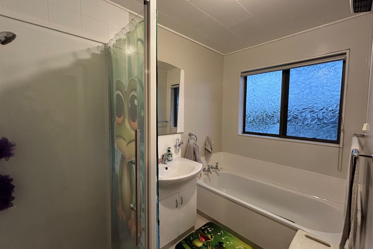 Tidy, three bedroom unit in Taradale - Więcej