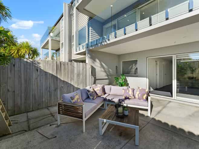 2/23 Wellington Street, Papakura