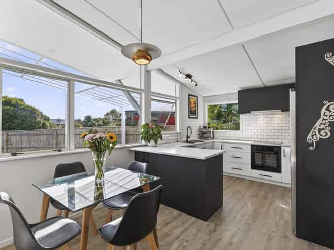 25 Waiwera Place, Merrilands