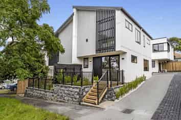 16B Moana Avenue, One Tree Hill