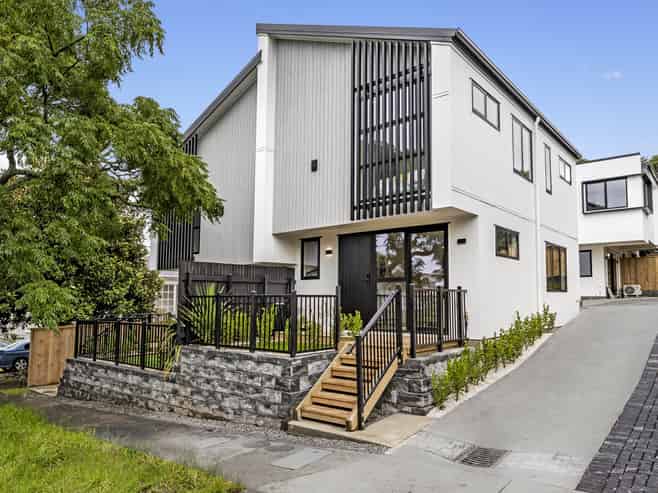 16 Moana Avenue, One Tree Hill