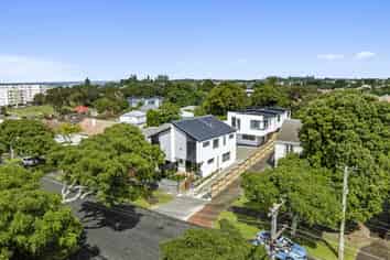 16B Moana Avenue, One Tree Hill