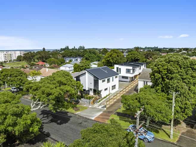 16 Moana Avenue, One Tree Hill