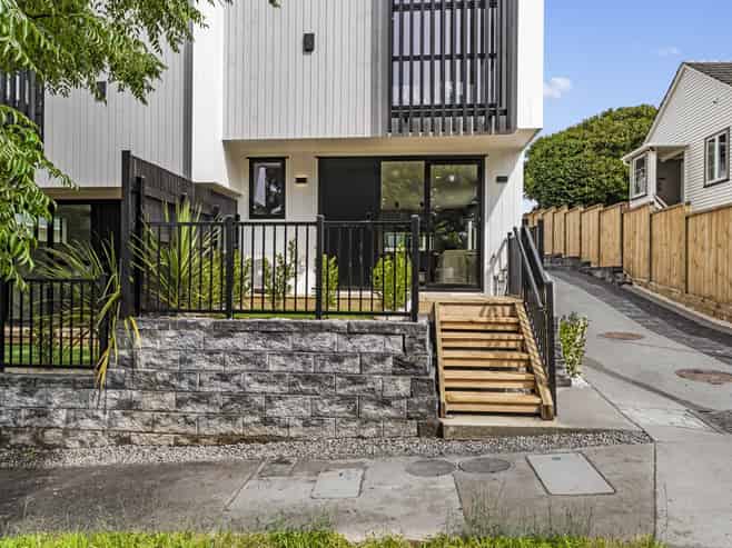 16 Moana Avenue, One Tree Hill
