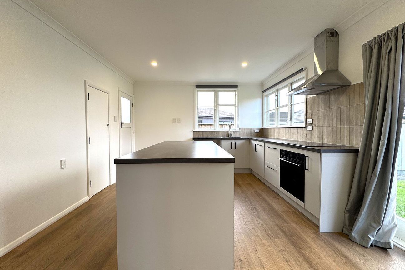 Fully renovated family home in Terrace End – pohled 5