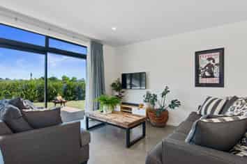 10 Grampian Oaks Lane, Nelson South