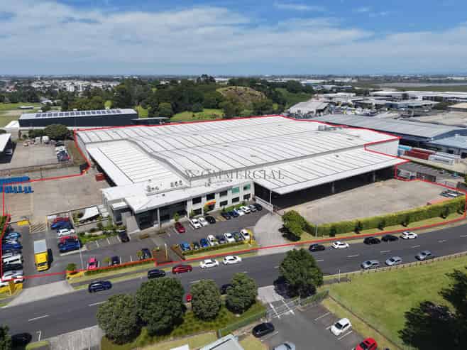14,900sqm Warehouse + Corporate HQ