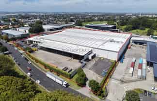 14,900sqm Warehouse + Corporate HQ