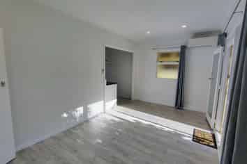 a/78 Clark Road, Pahurehure