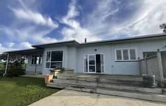 50 Simm Road, Weston