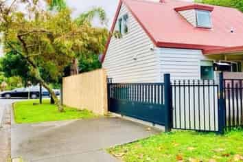 2 Caspian Close, New Lynn