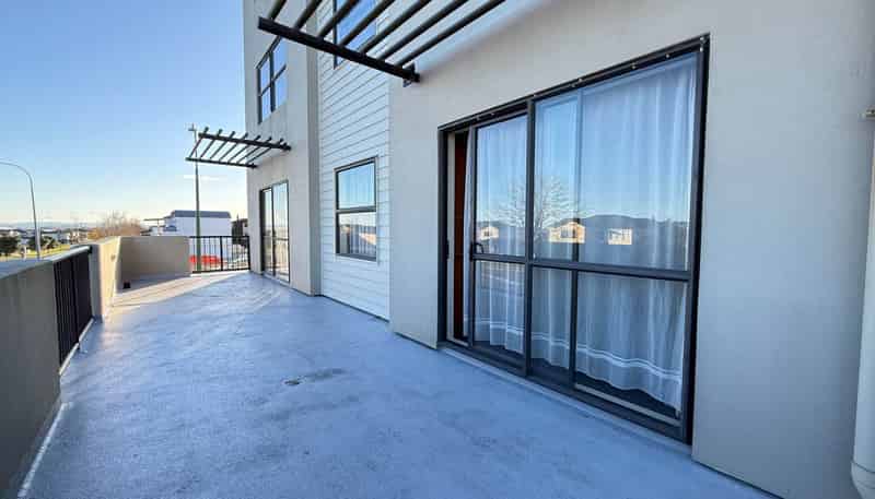 9/124 Stancombe Road, Flat Bush