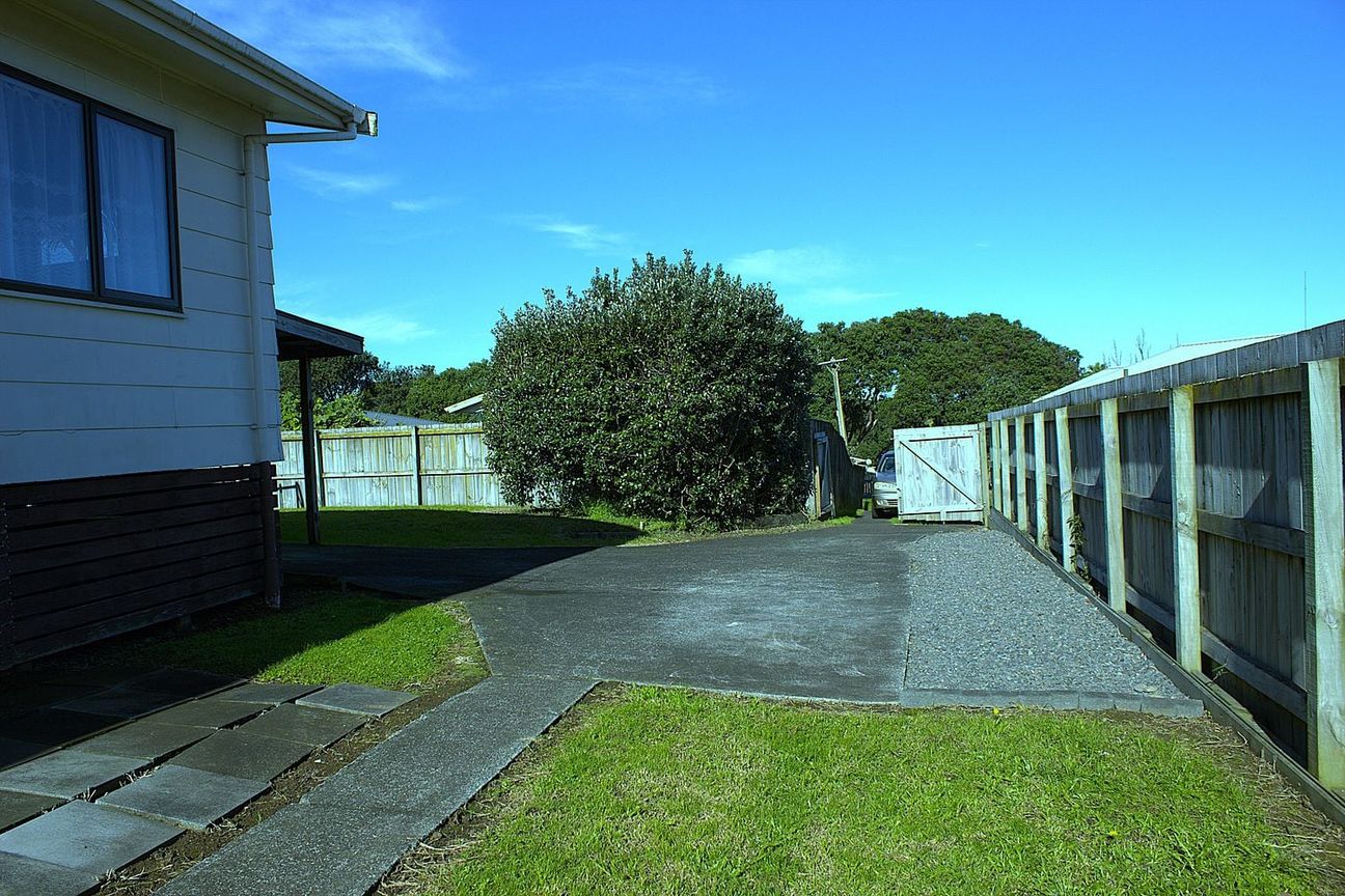 Warm, Dry, Quiet, Fully Fenced with Large Gate. – pohled 4