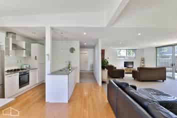 91a Kaurilands Road, Titirangi