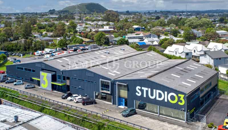 16 Leonard Road, Mount Wellington