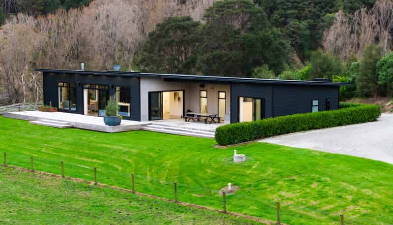 671 Riverside Road, Matokitoki