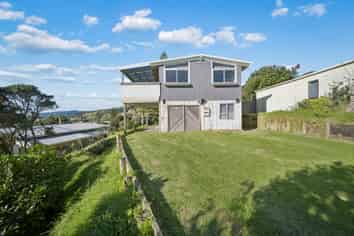 14 Ocean View Road, Port Waikato