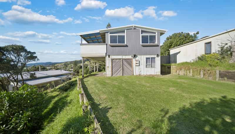 14 Ocean View Road, Port Waikato