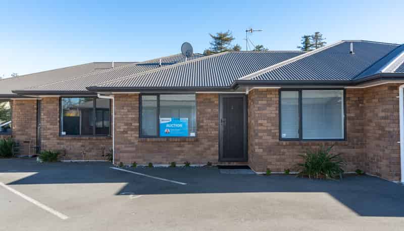 2/240 Old Farm Road, Hillcrest