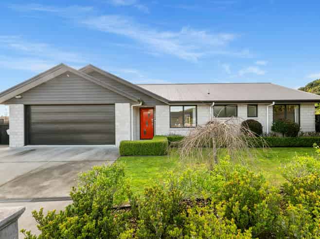 3 Ellesmere Close, Pyes Pa