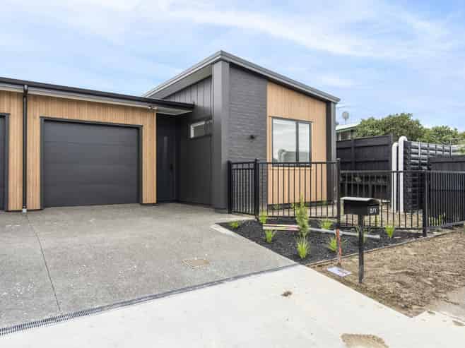 2/1 Fuchsia Avenue, Pukete