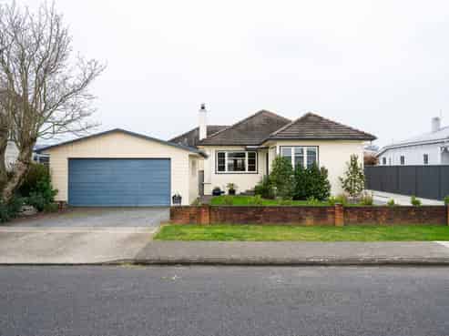 819 Francis Hicks Avenue, Raureka