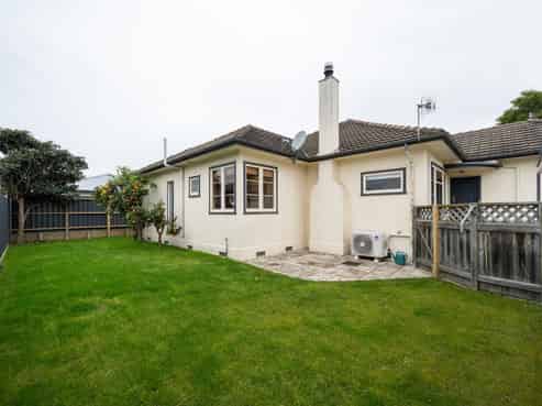 819 Francis Hicks Avenue, Raureka