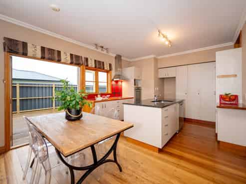 819 Francis Hicks Avenue, Raureka