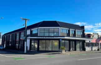 Refurbished High Profile Retail/Showroom Corner