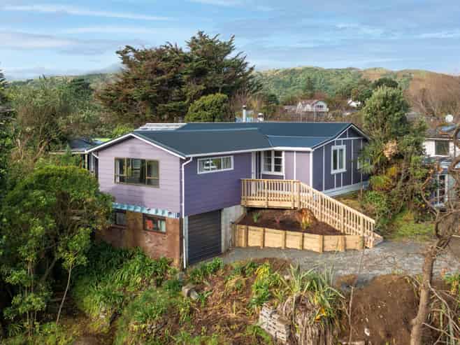 36 Renown Road, RAUMATI SOUTH